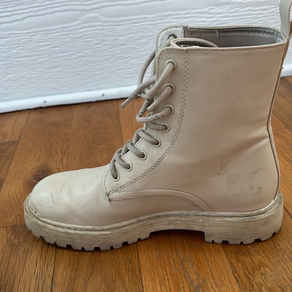 Women’s Cream Size 7/8 Tie up H&M Boots - Picture 5 of 7